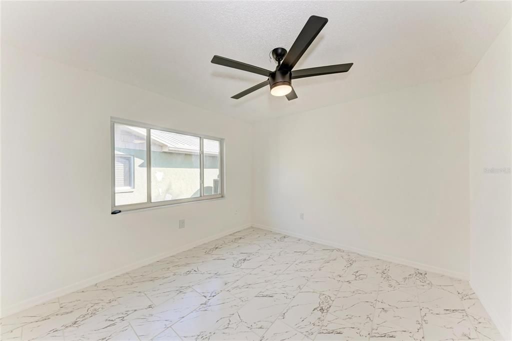 待售: $355,000 (3 贝兹, 2 浴室, 1384 平方英尺)