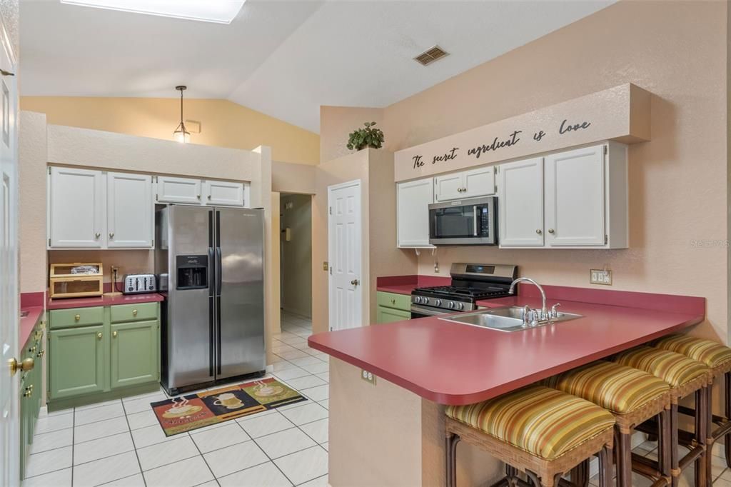 For Sale: $309,900 (4 beds, 2 baths, 2159 Square Feet)