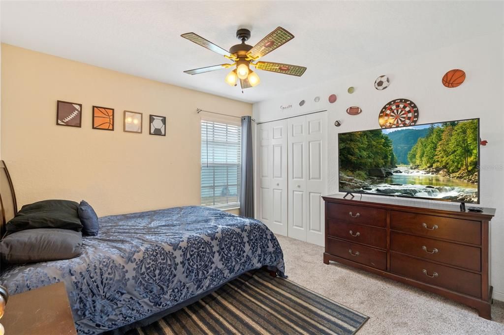 For Sale: $309,900 (4 beds, 2 baths, 2159 Square Feet)