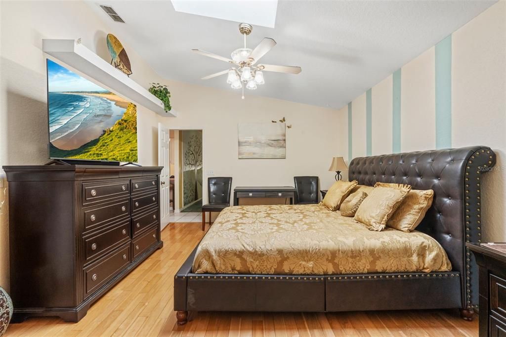 For Sale: $309,900 (4 beds, 2 baths, 2159 Square Feet)