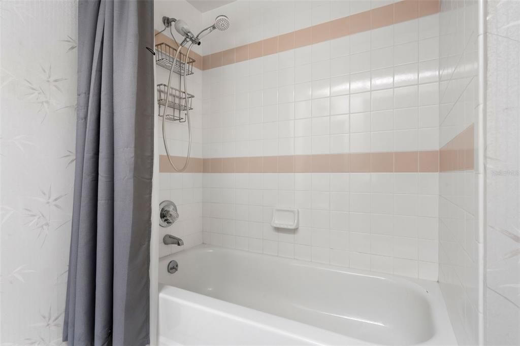 For Sale: $309,900 (4 beds, 2 baths, 2159 Square Feet)