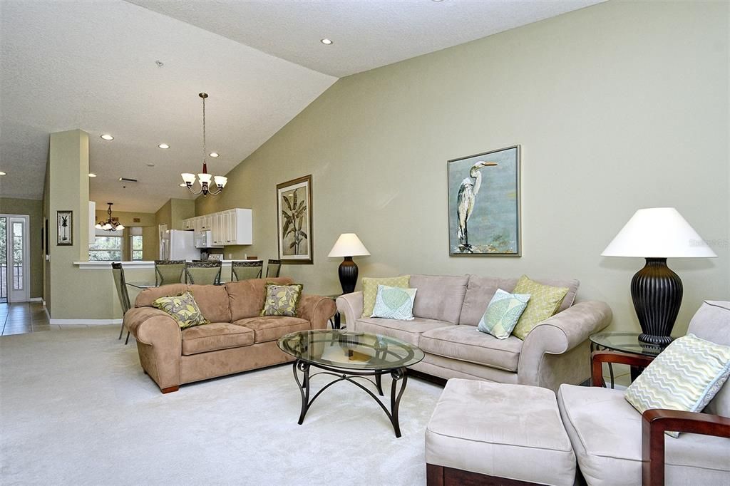 待售: $279,000 (2 贝兹, 2 浴室, 1684 平方英尺)