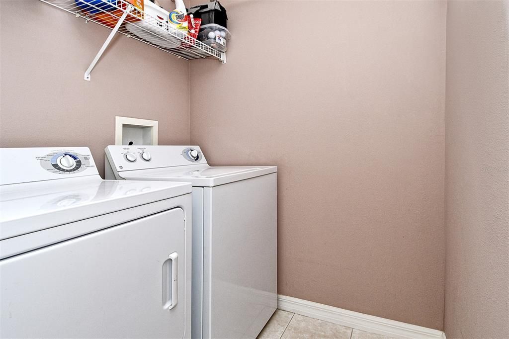 待售: $279,000 (2 贝兹, 2 浴室, 1684 平方英尺)