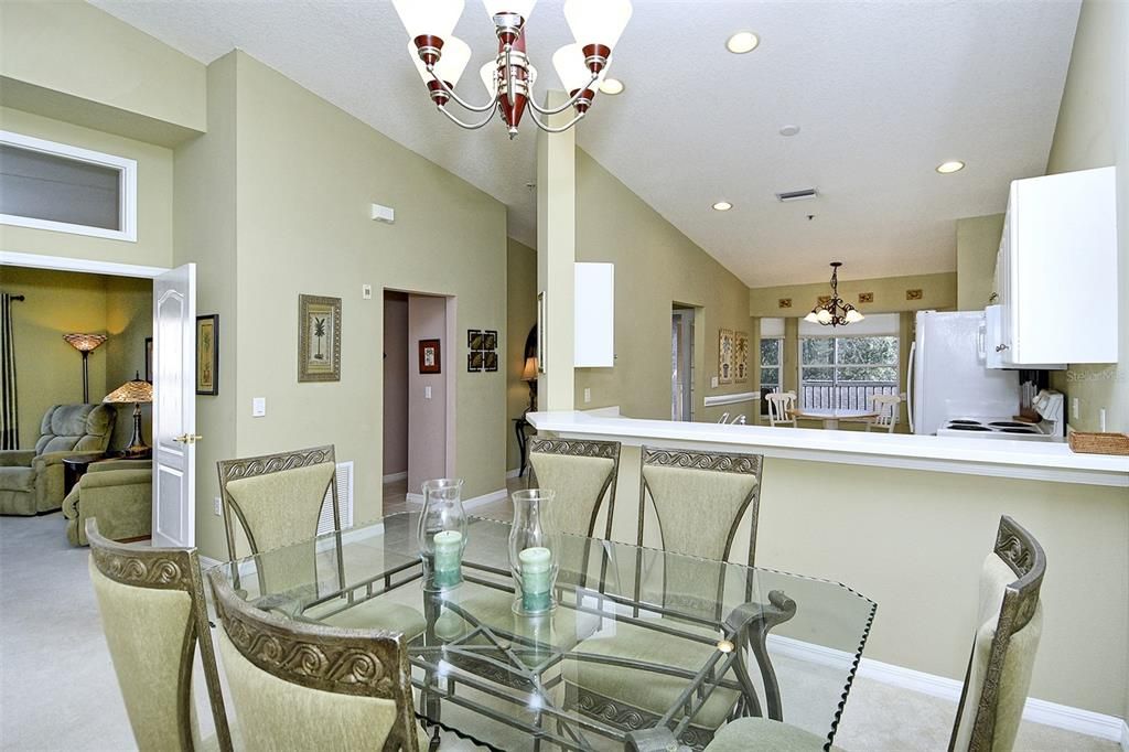 待售: $279,000 (2 贝兹, 2 浴室, 1684 平方英尺)