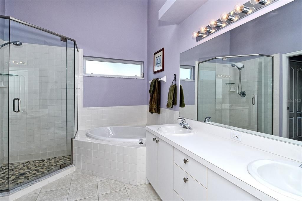 待售: $279,000 (2 贝兹, 2 浴室, 1684 平方英尺)