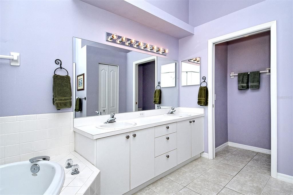 待售: $279,000 (2 贝兹, 2 浴室, 1684 平方英尺)