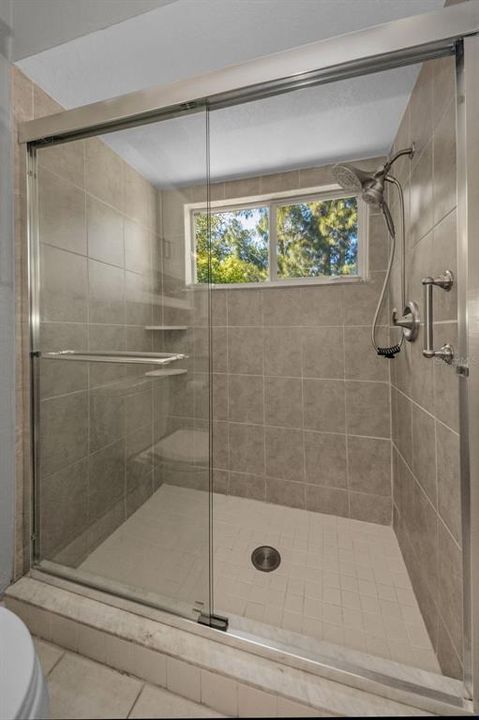 На продажу: $687,900 (3 спален, 3 ванн, 1703 Квадратных фут)