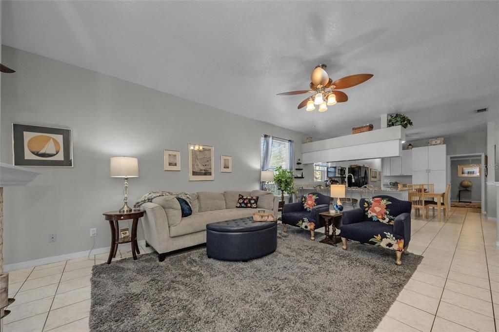 На продажу: $687,900 (3 спален, 3 ванн, 1703 Квадратных фут)