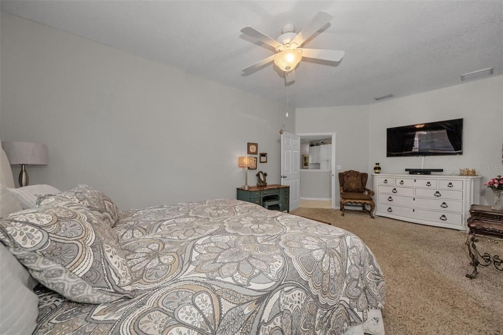 На продажу: $687,900 (3 спален, 3 ванн, 1703 Квадратных фут)