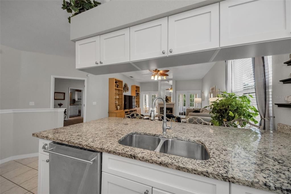 На продажу: $687,900 (3 спален, 3 ванн, 1703 Квадратных фут)