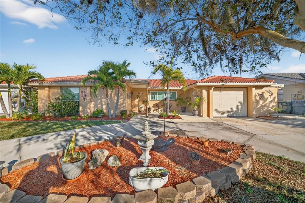 For Sale: $699,000 (3 beds, 2 baths, 1765 Square Feet)