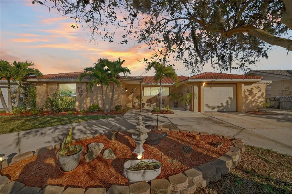 For Sale: $699,000 (3 beds, 2 baths, 1765 Square Feet)