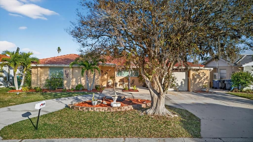 For Sale: $699,000 (3 beds, 2 baths, 1765 Square Feet)