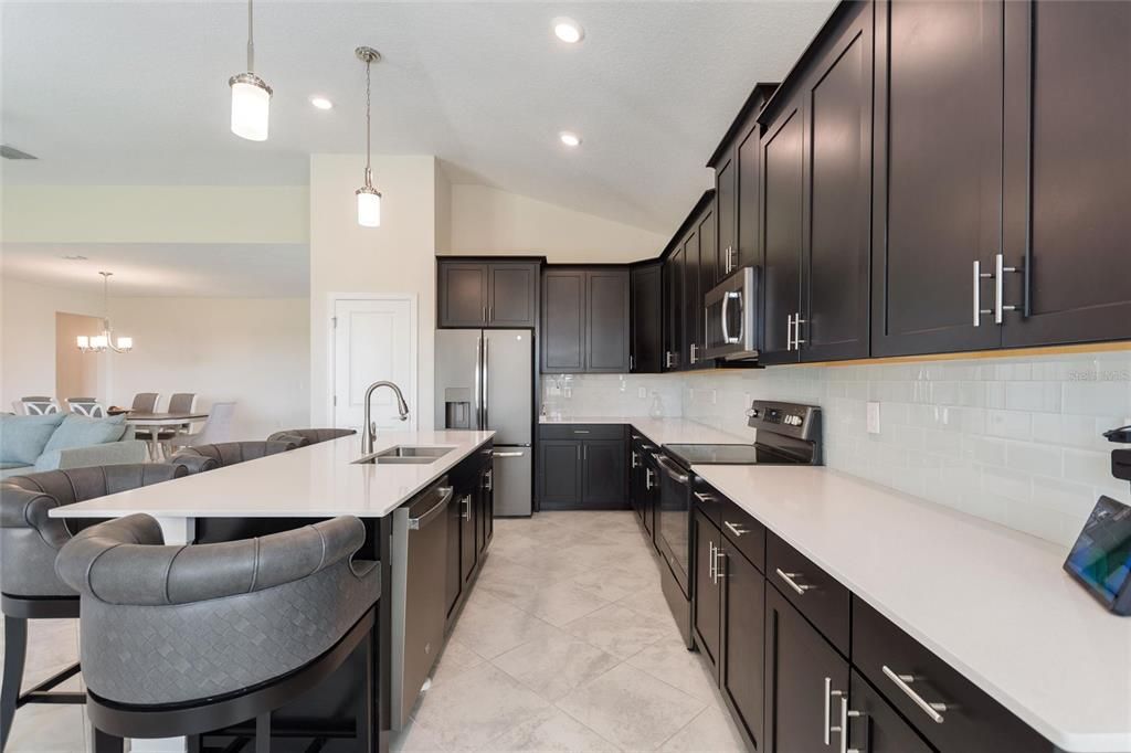 待售: $544,900 (4 贝兹, 3 浴室, 2571 平方英尺)