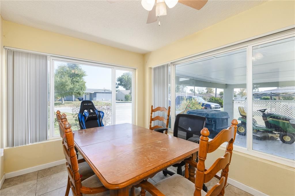 На продажу: $247,000 (3 спален, 3 ванн, 1144 Квадратных фут)