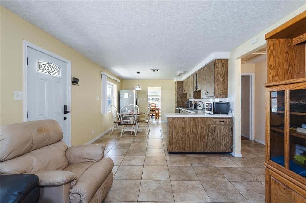 На продажу: $247,000 (3 спален, 3 ванн, 1144 Квадратных фут)