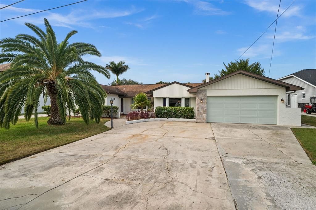 For Sale: $1,499,000 (3 beds, 2 baths, 2268 Square Feet)