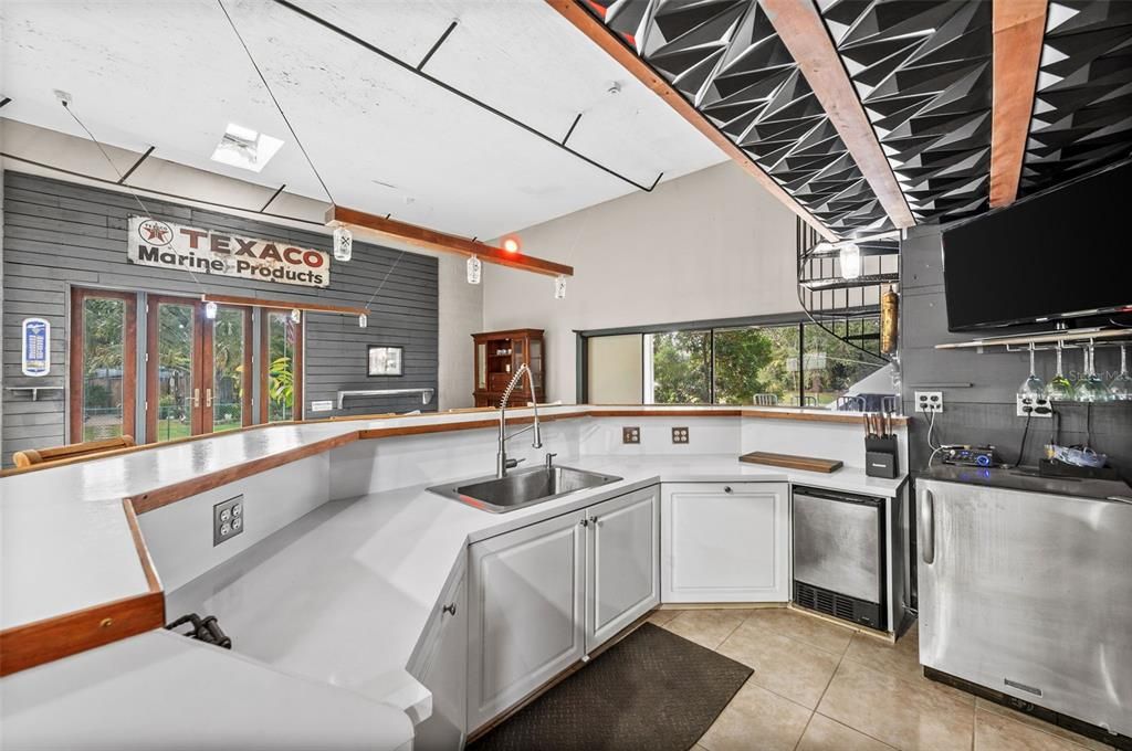 For Sale: $1,499,000 (3 beds, 2 baths, 2268 Square Feet)