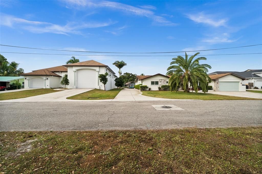 For Sale: $1,499,000 (3 beds, 2 baths, 2268 Square Feet)