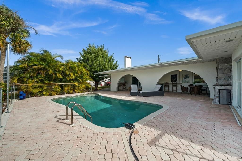 For Sale: $1,499,000 (3 beds, 2 baths, 2268 Square Feet)