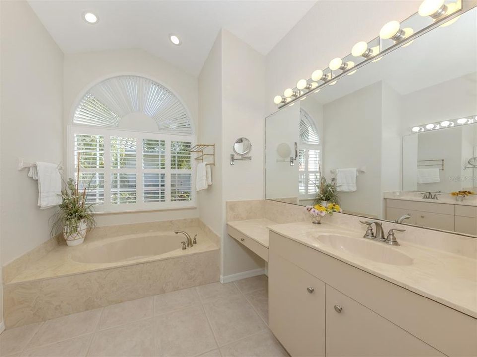 For Sale: $489,000 (3 beds, 2 baths, 2351 Square Feet)