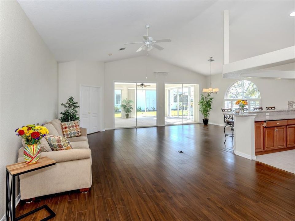 For Sale: $489,000 (3 beds, 2 baths, 2351 Square Feet)