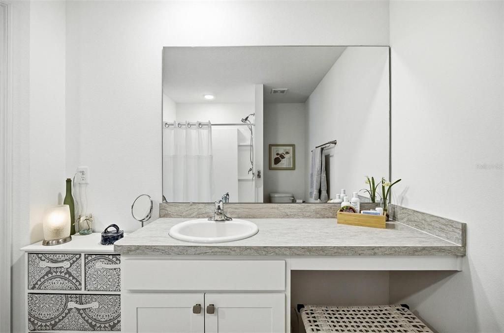 Active With Contract: $269,900 (3 beds, 2 baths, 1552 Square Feet)