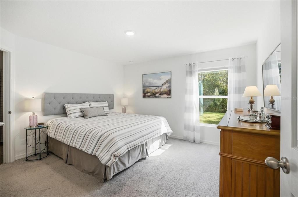 Active With Contract: $269,900 (3 beds, 2 baths, 1552 Square Feet)