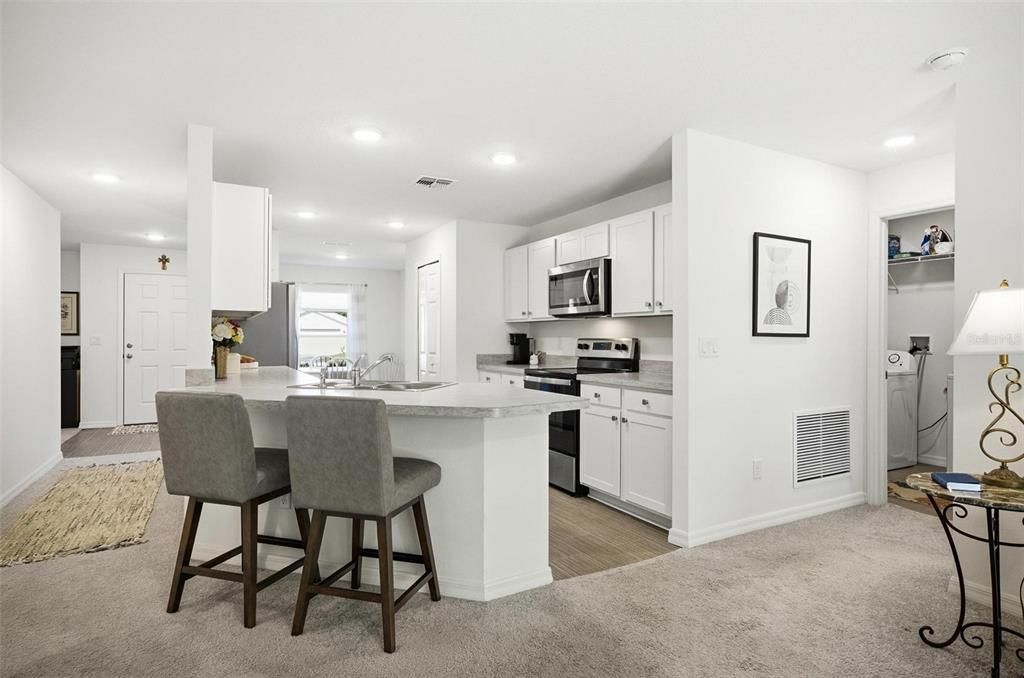 Active With Contract: $269,900 (3 beds, 2 baths, 1552 Square Feet)