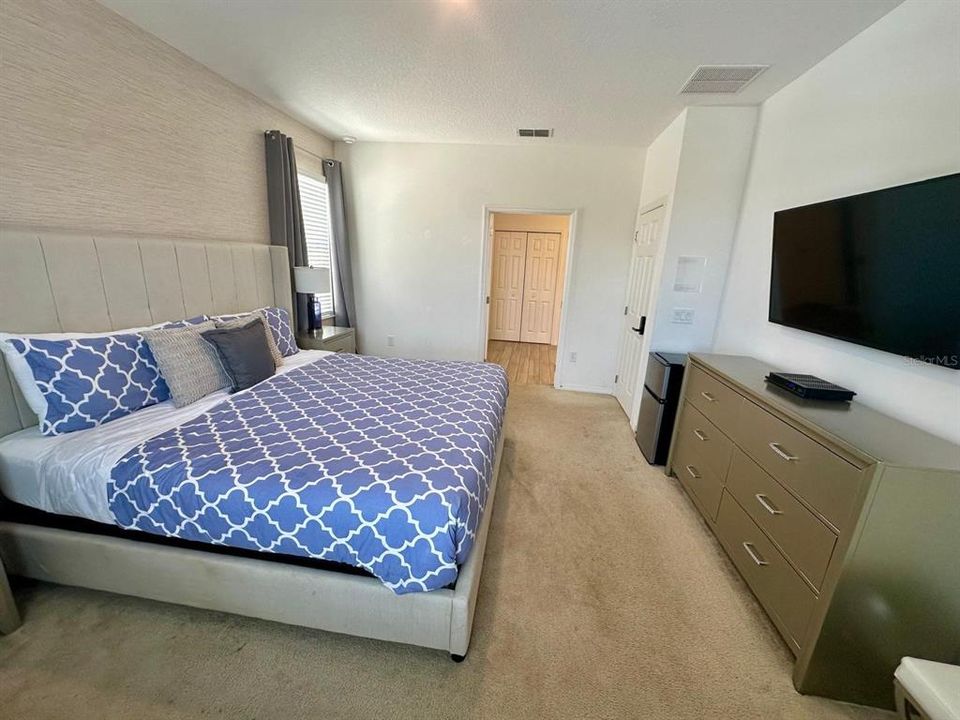 For Sale: $1,149,000 (14 beds, 11 baths, 6223 Square Feet)