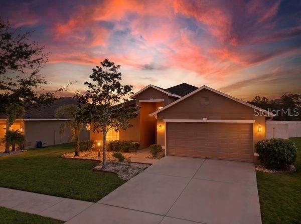 For Sale: $349,900 (4 beds, 3 baths, 1908 Square Feet)