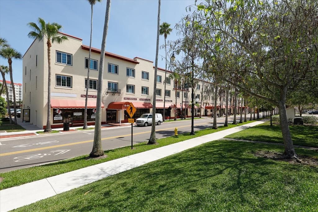 For Rent: $1,850 (2 beds, 1 baths, 1000 Square Feet)