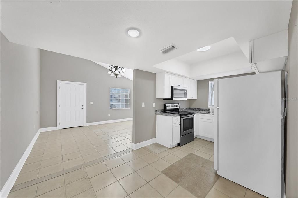 For Rent: $1,850 (2 beds, 1 baths, 1000 Square Feet)