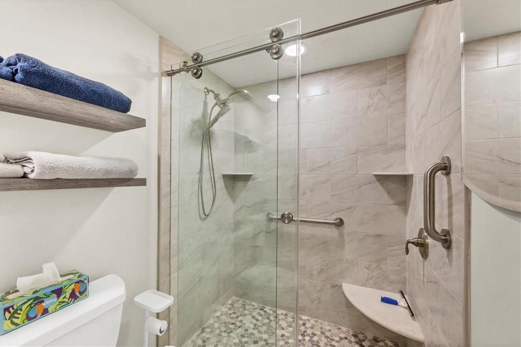 For Sale: $649,000 (2 beds, 2 baths, 1128 Square Feet)