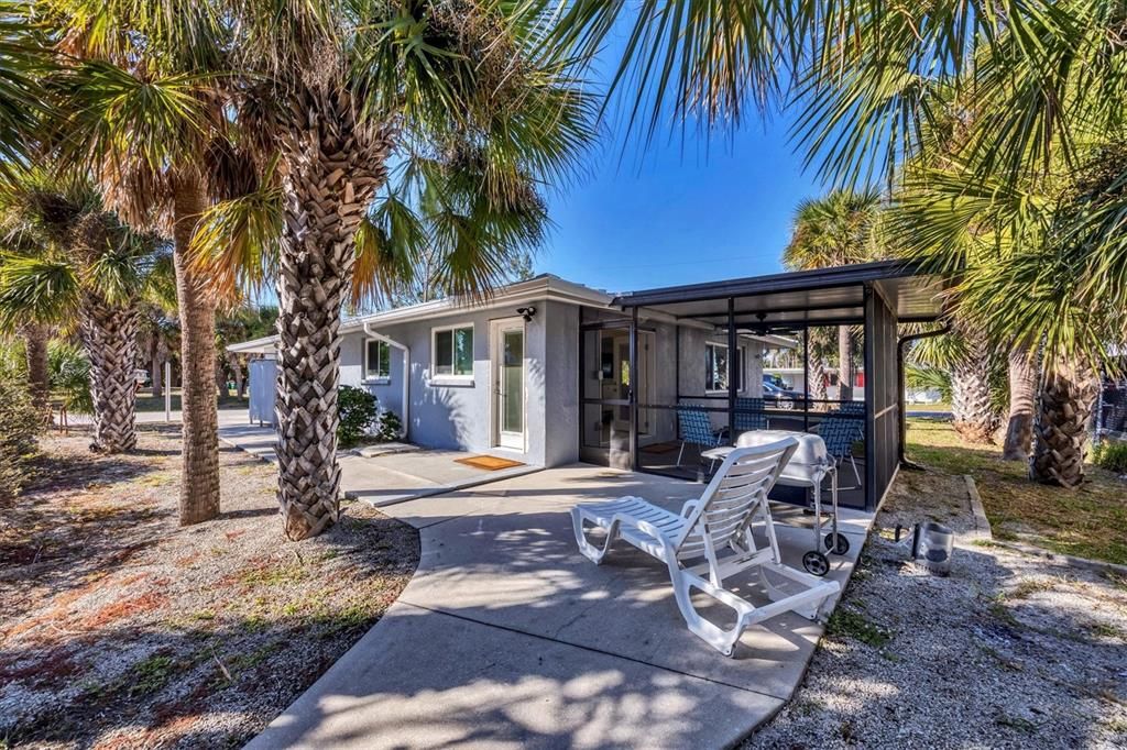 For Sale: $649,000 (2 beds, 2 baths, 1128 Square Feet)