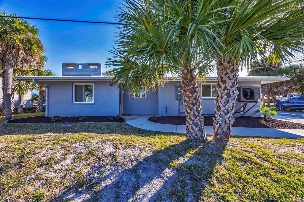 For Sale: $649,000 (2 beds, 2 baths, 1128 Square Feet)