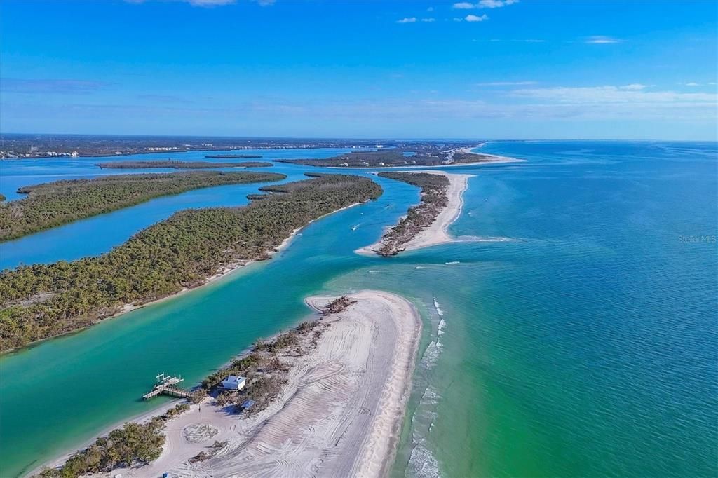 For Sale: $649,000 (2 beds, 2 baths, 1128 Square Feet)