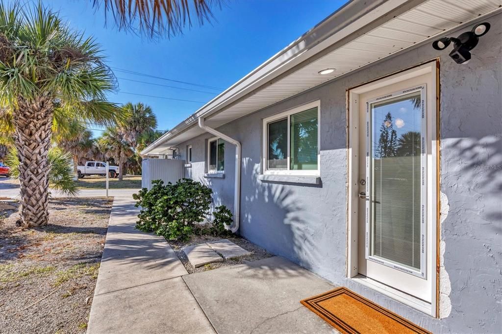 For Sale: $649,000 (2 beds, 2 baths, 1128 Square Feet)