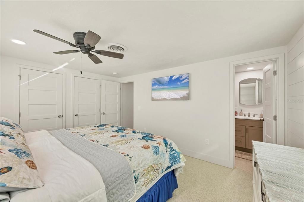 For Sale: $649,000 (2 beds, 2 baths, 1128 Square Feet)