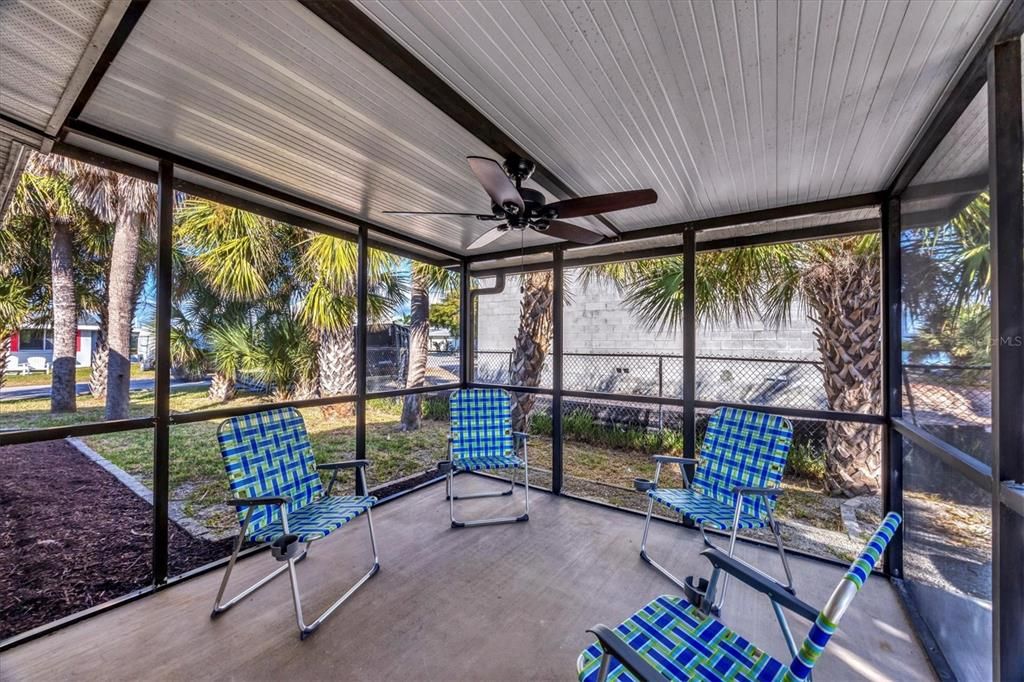 For Sale: $649,000 (2 beds, 2 baths, 1128 Square Feet)