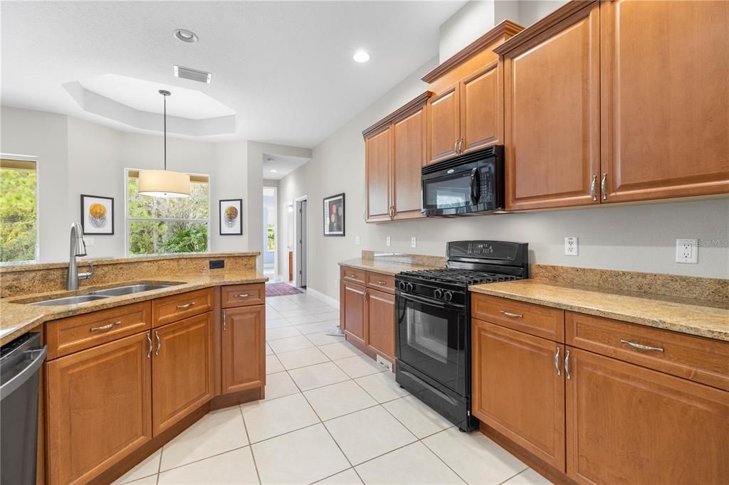 For Sale: $800,000 (4 beds, 3 baths, 3025 Square Feet)