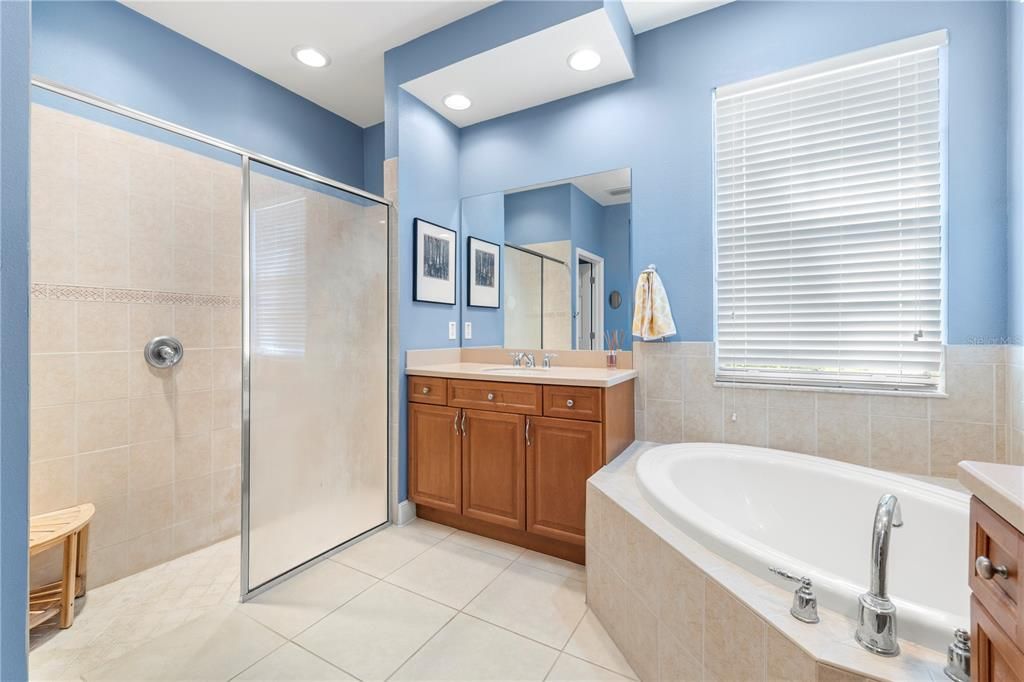 For Sale: $800,000 (4 beds, 3 baths, 3025 Square Feet)