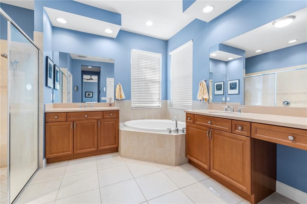 For Sale: $800,000 (4 beds, 3 baths, 3025 Square Feet)