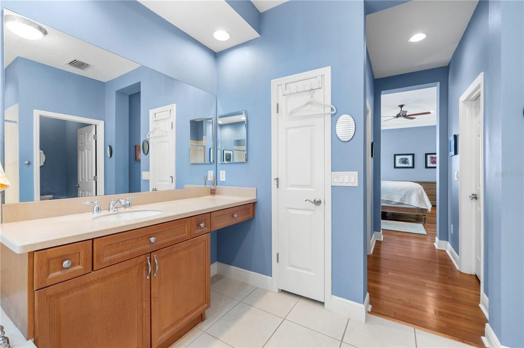 For Sale: $800,000 (4 beds, 3 baths, 3025 Square Feet)