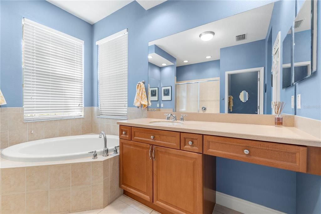 For Sale: $800,000 (4 beds, 3 baths, 3025 Square Feet)