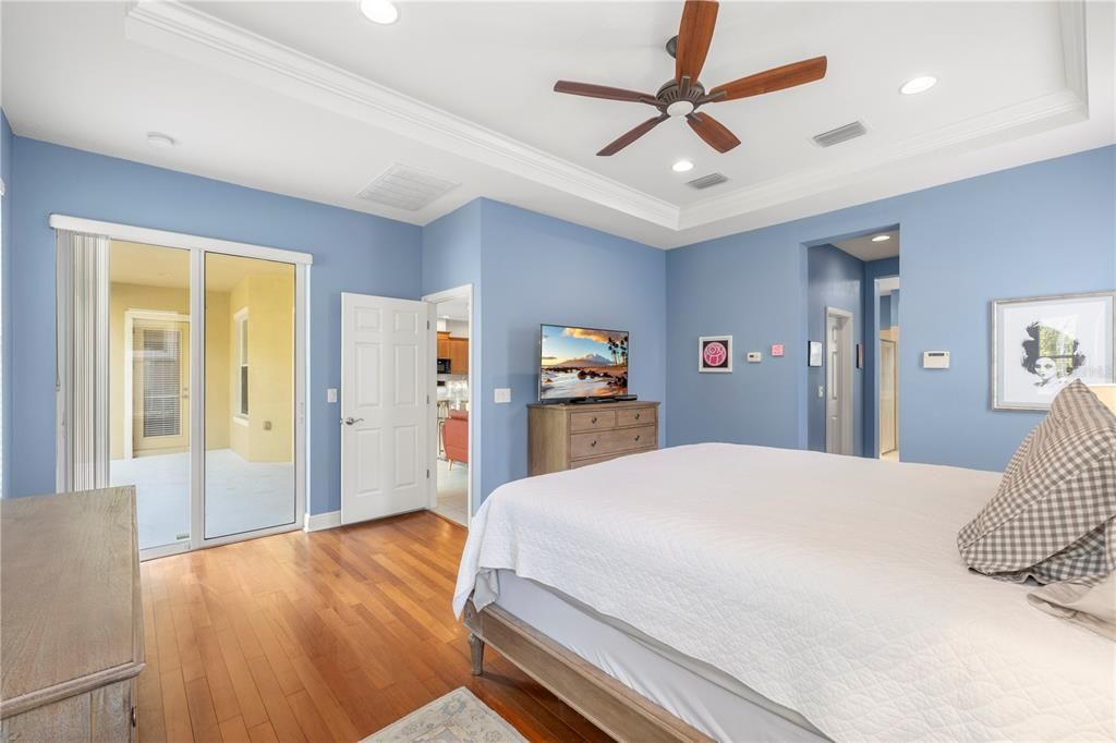 For Sale: $800,000 (4 beds, 3 baths, 3025 Square Feet)