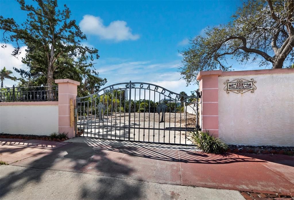 For Sale: $2,700,000 (0.29 acres)