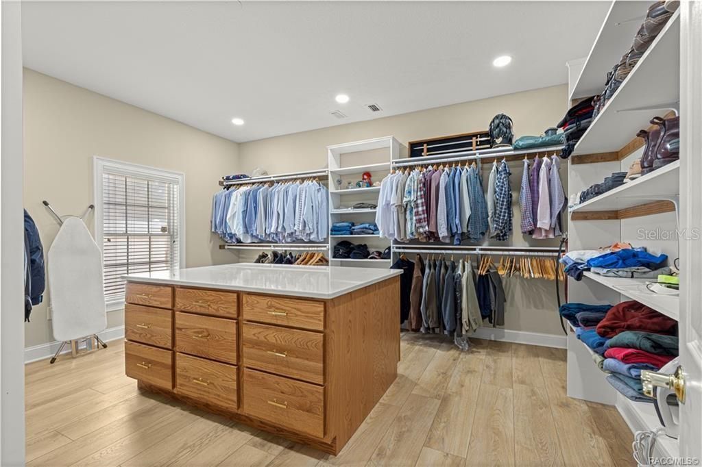 待售: $519,000 (4 贝兹, 3 浴室, 3234 平方英尺)