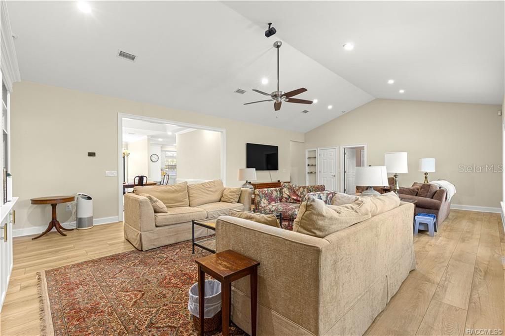 待售: $519,000 (4 贝兹, 3 浴室, 3234 平方英尺)