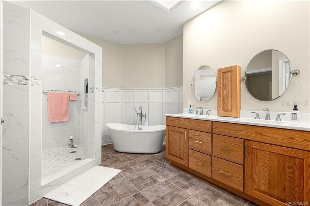 待售: $519,000 (4 贝兹, 3 浴室, 3234 平方英尺)